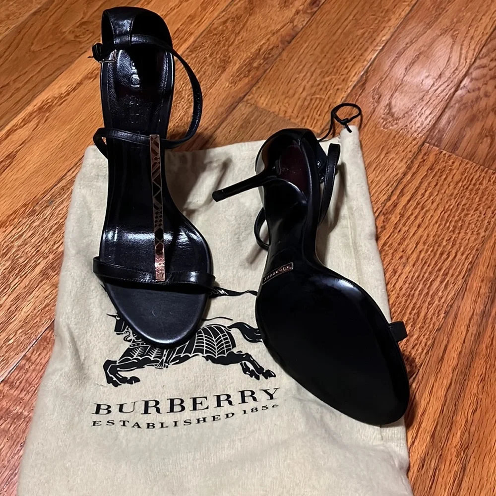 Burberry Sandals black and gold - Picture 2 of 3